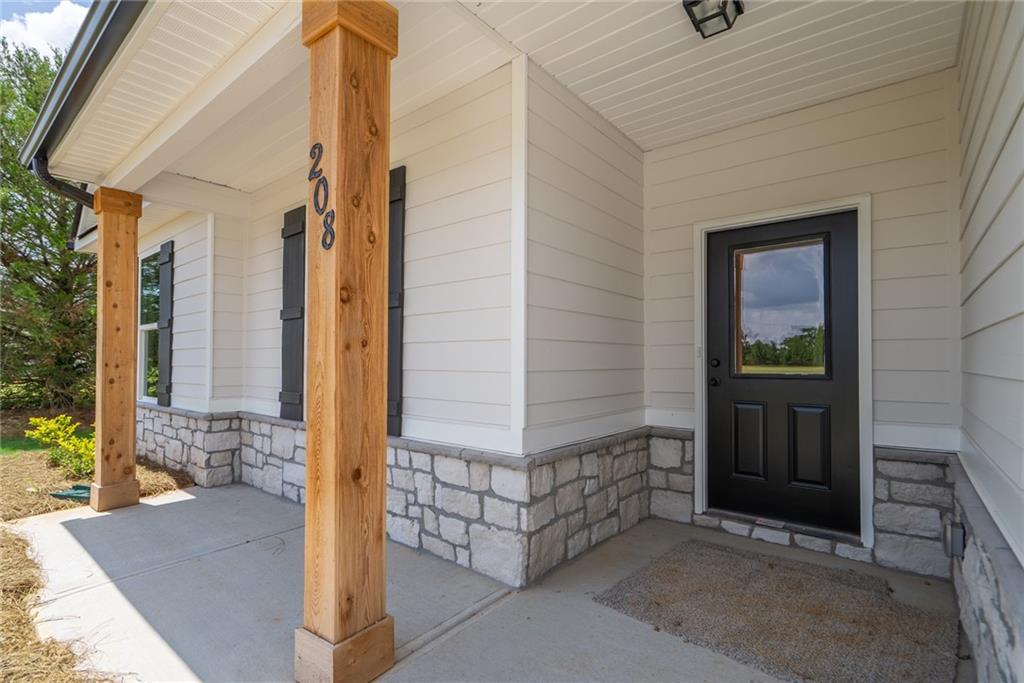 208 Squirrel Run Property Photo 5