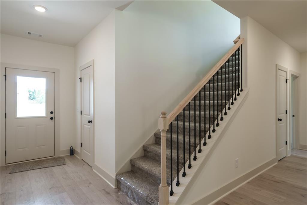 208 Squirrel Run Property Photo 7