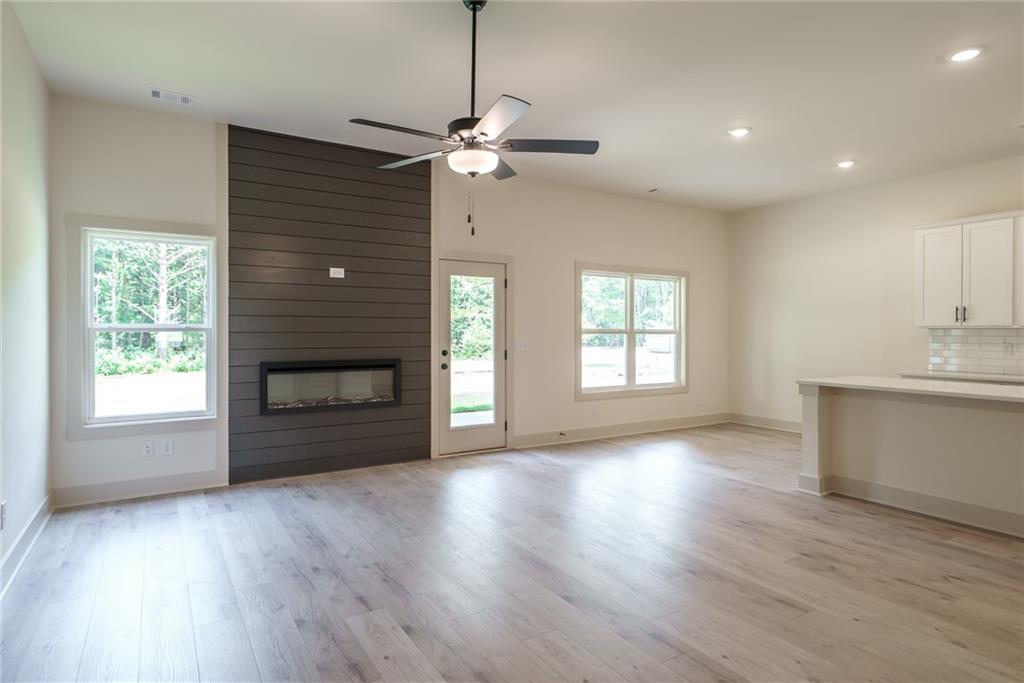 208 Squirrel Run Property Photo 8