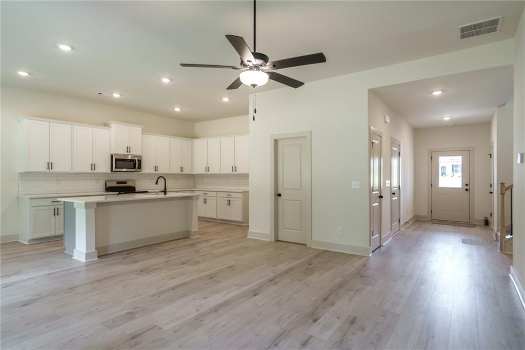 208 Squirrel Run Property Photo 10