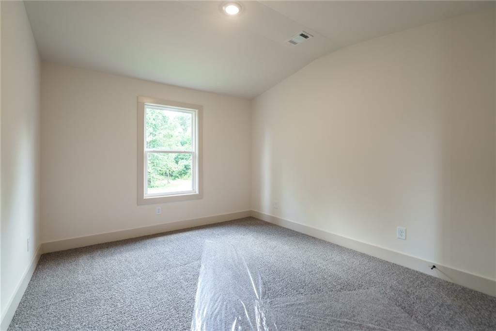 208 Squirrel Run Property Photo 33