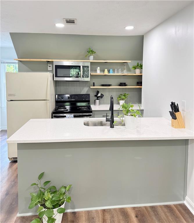 4193 N Shallowford Road Unit D Property Photo 2