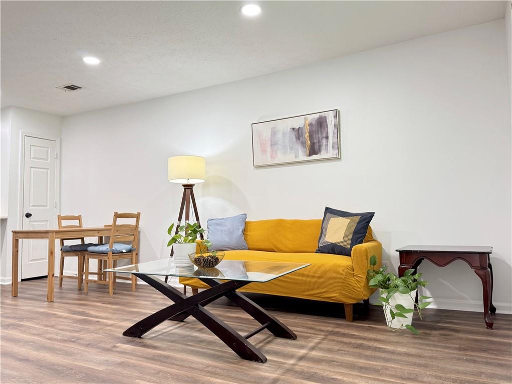 4193 N Shallowford Road Unit D Property Photo 8