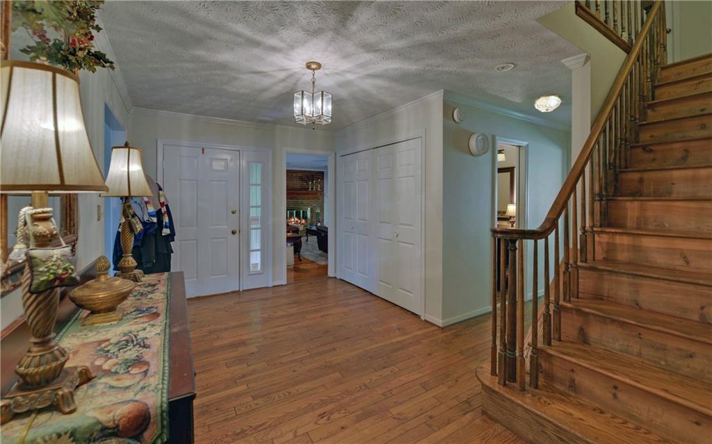 3341 Edgewood Circle Property Photo 3