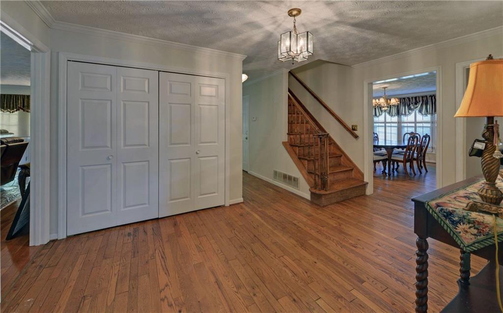 3341 Edgewood Circle Property Photo 5