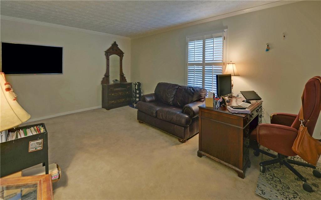 3341 Edgewood Circle Property Photo 7