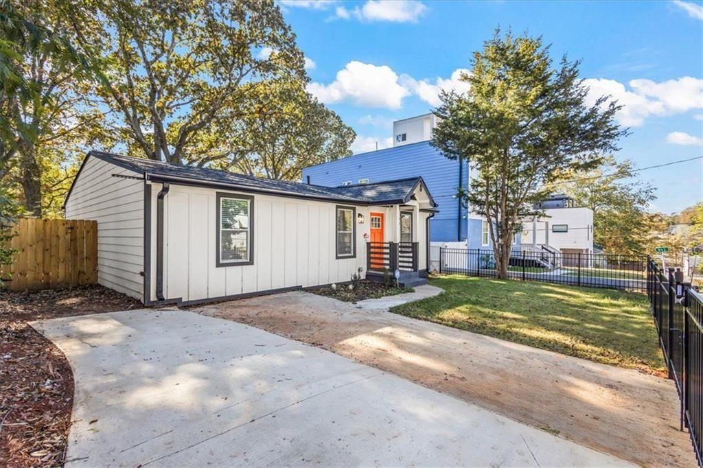 358 Roy Street Sw Property Photo 3