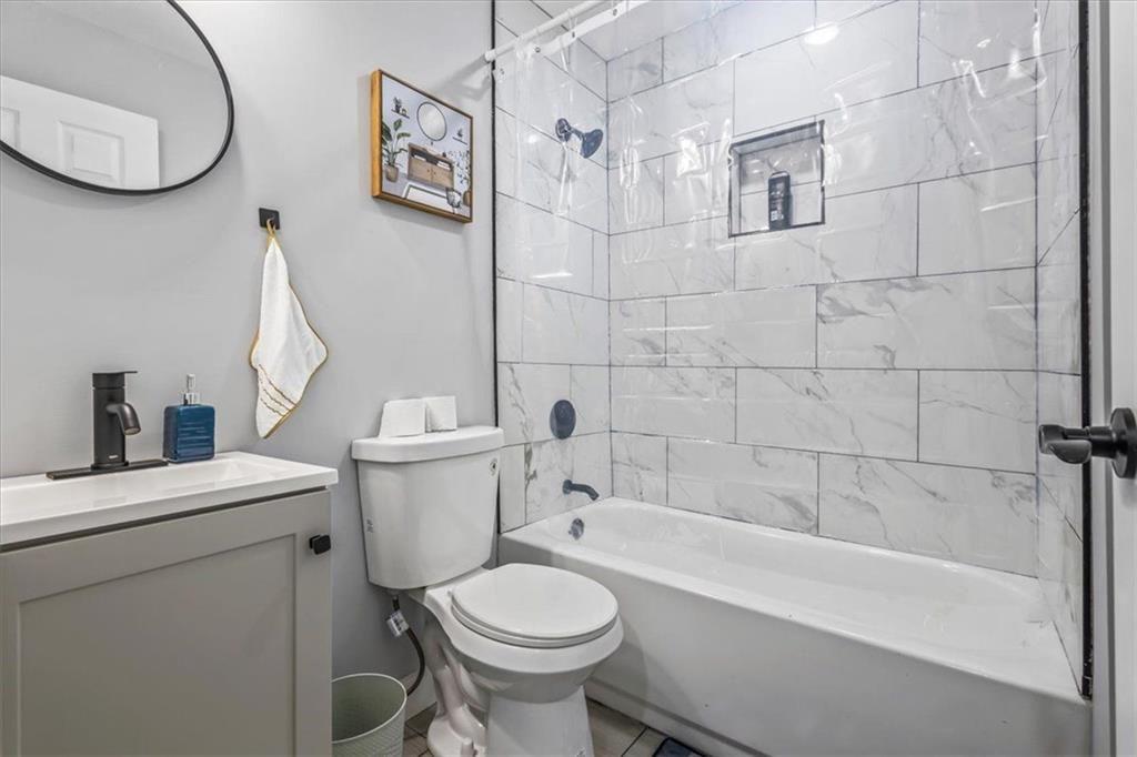 358 Roy Street Sw Property Photo 18