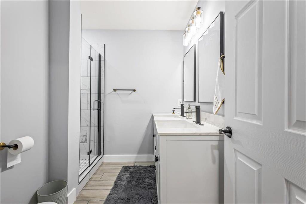 358 Roy Street Sw Property Photo 23