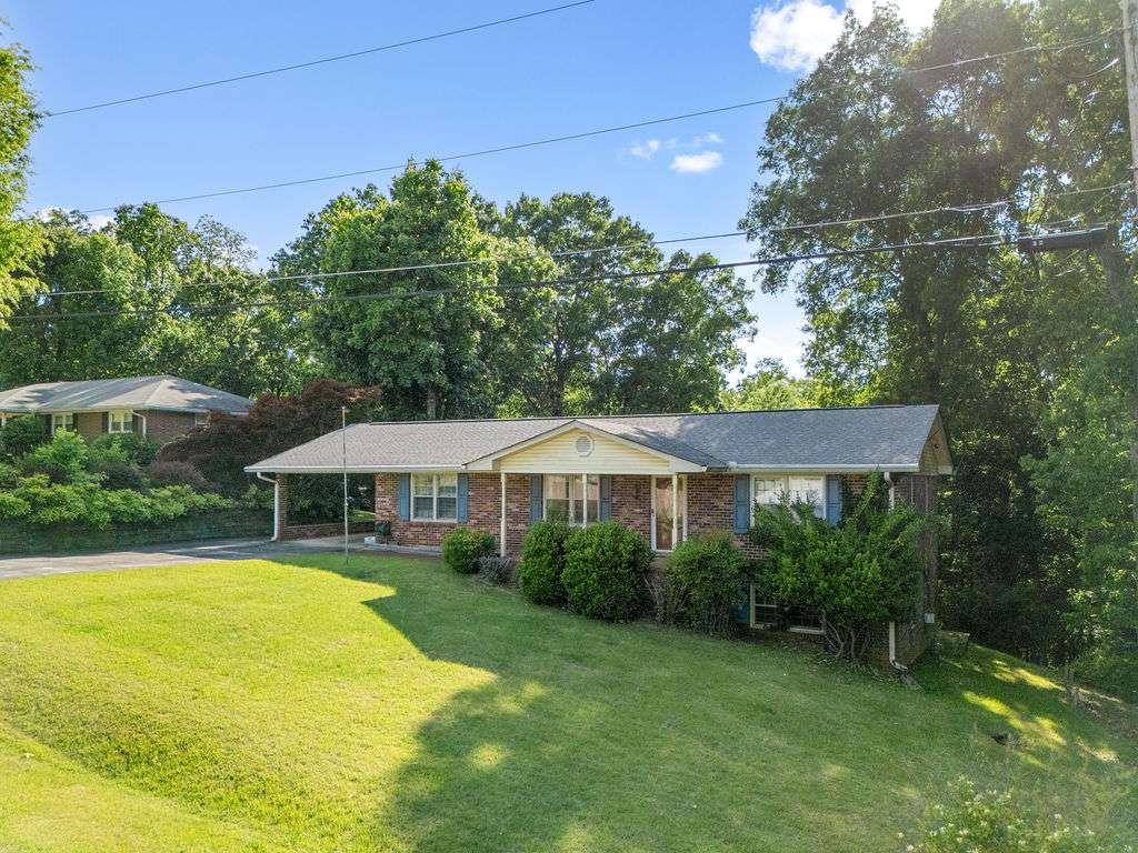 8 Montre Circle Property Photo 1