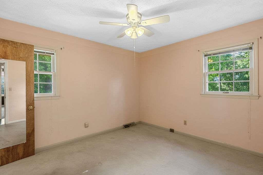 8 Montre Circle Property Photo 11