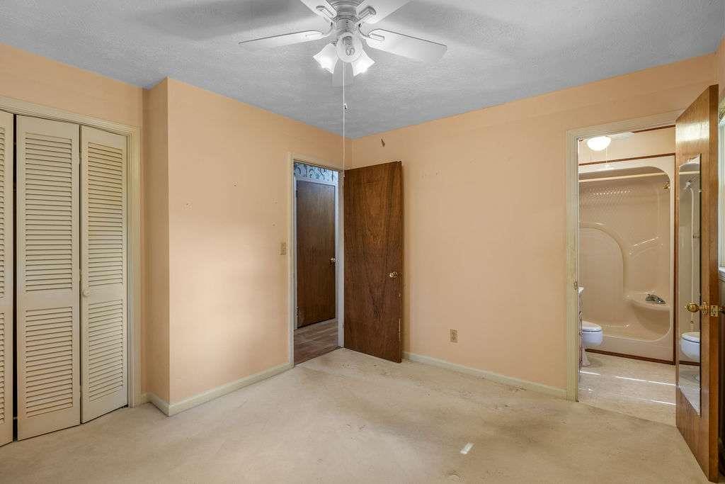 8 Montre Circle Property Photo 13