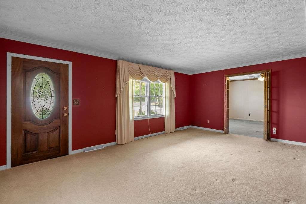 8 Montre Circle Property Photo 14