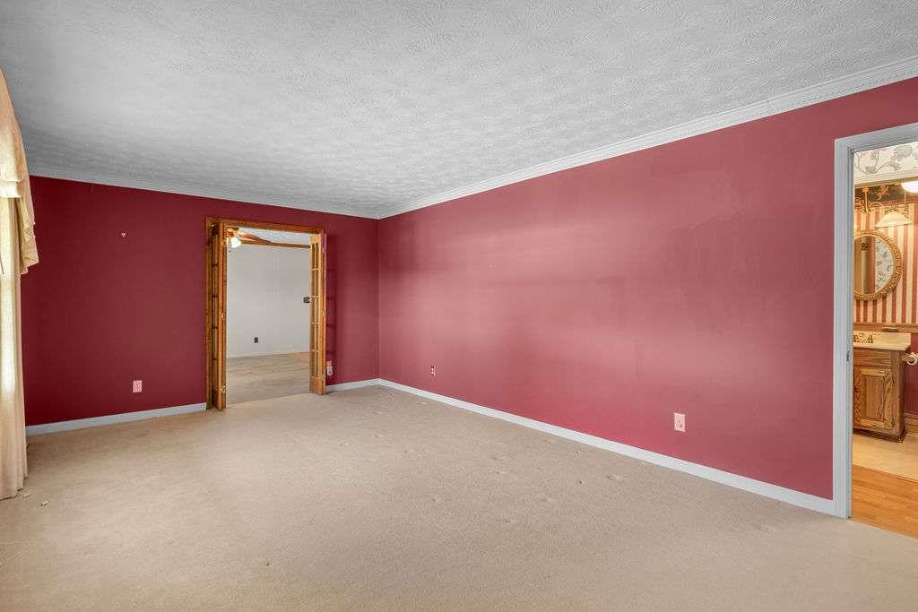 8 Montre Circle Property Photo 15