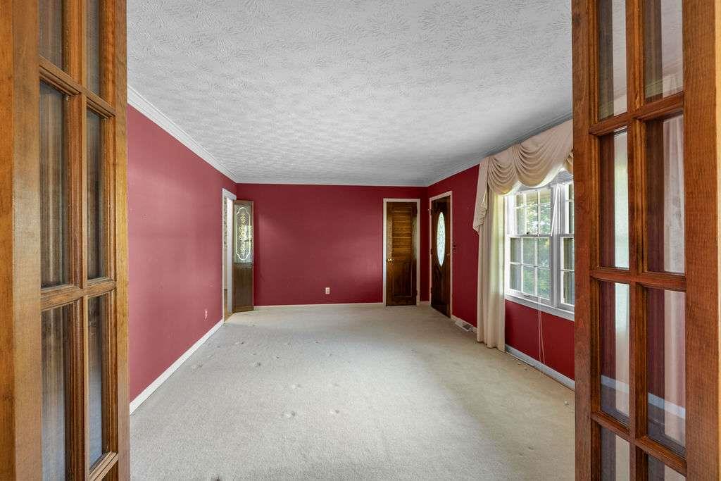 8 Montre Circle Property Photo 16