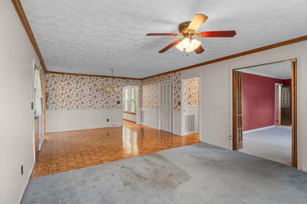 8 Montre Circle Property Photo 17