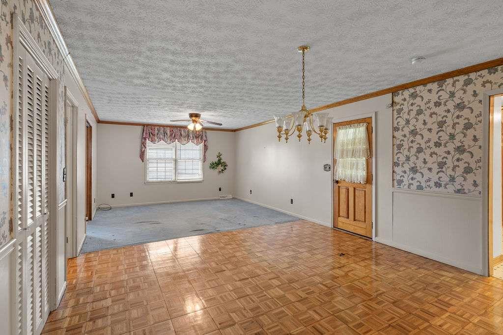 8 Montre Circle Property Photo 21