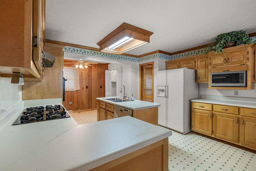 8 Montre Circle Property Photo 24
