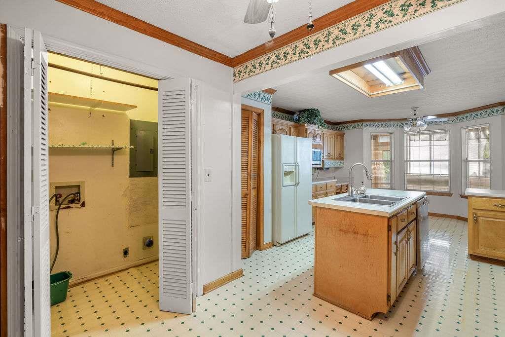 8 Montre Circle Property Photo 27