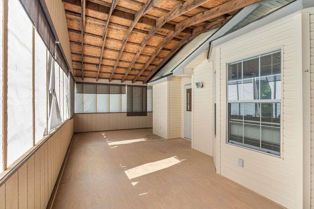 8 Montre Circle Property Photo 28