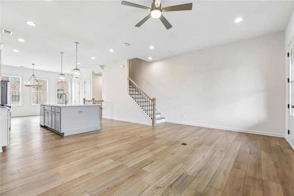 6675 Cortland Walk Property Photo 8