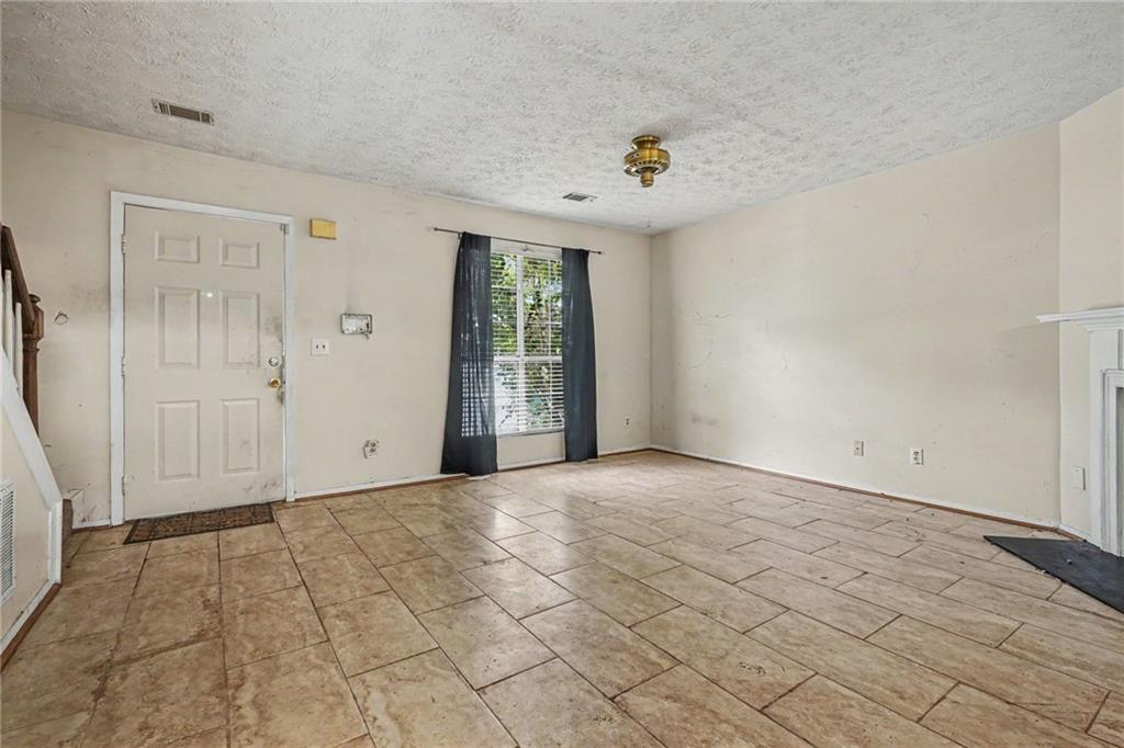 5670 Wells Circle Property Photo 5