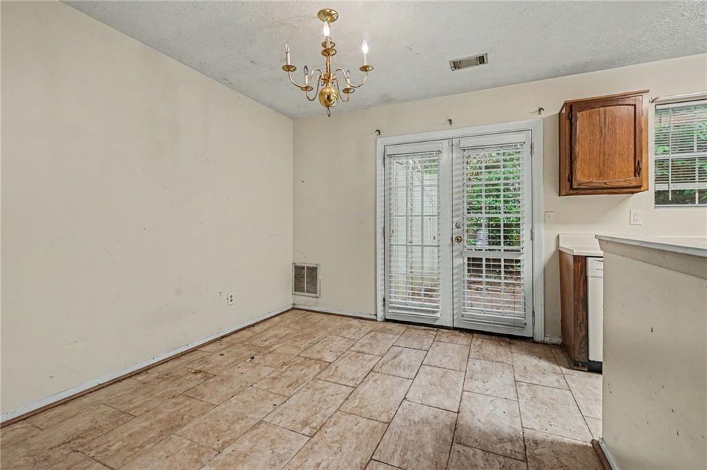 5670 Wells Circle Property Photo 9