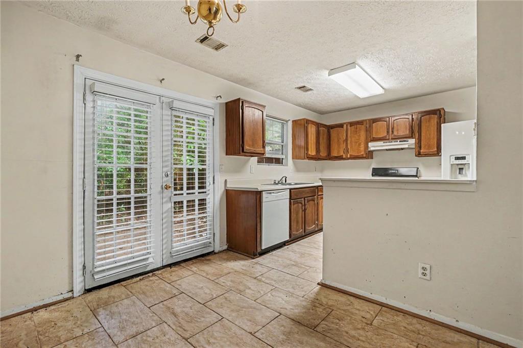 5670 Wells Circle Property Photo 10