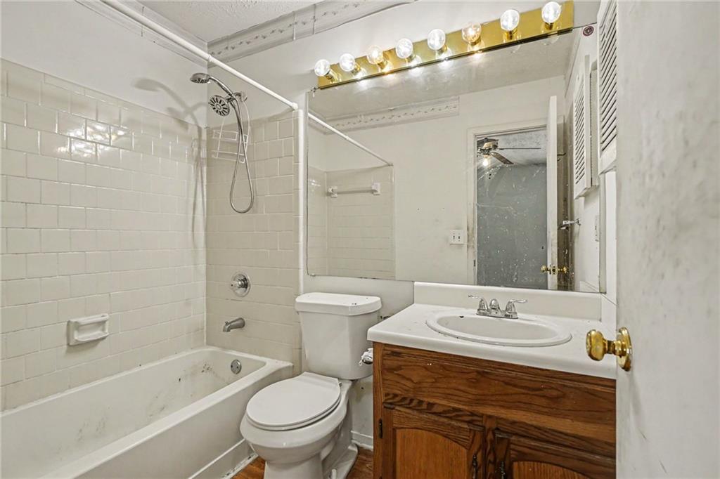 5670 Wells Circle Property Photo 24