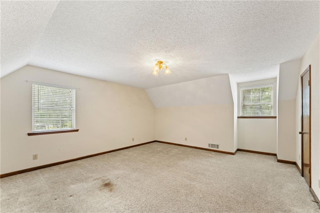 7766264 Property Photo 12