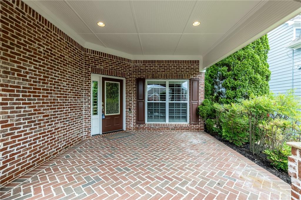 7042 Tree House Way Property Photo 4