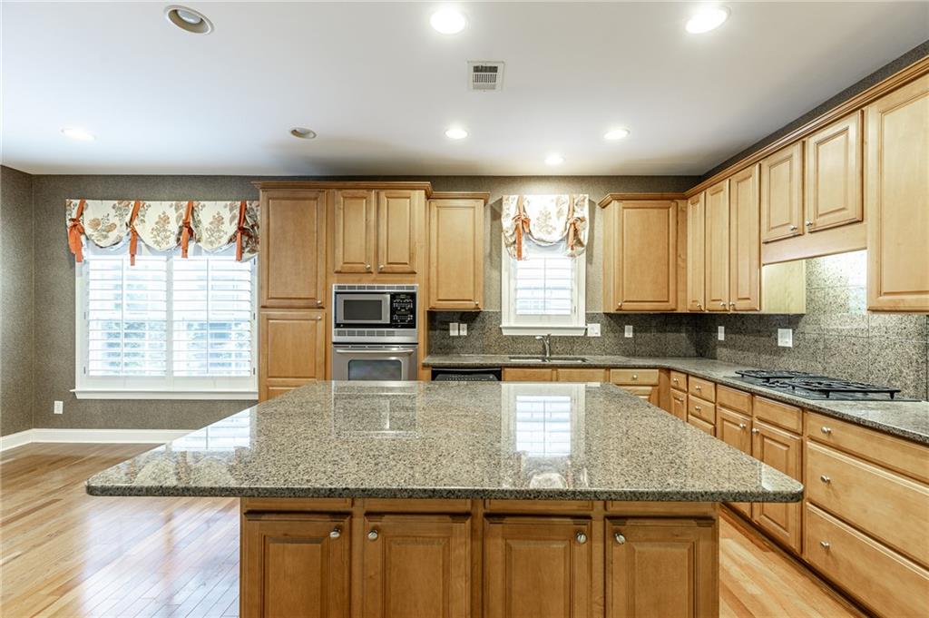 7042 Tree House Way Property Photo 19