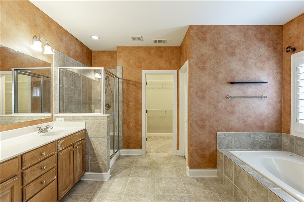 7042 Tree House Way Property Photo 29