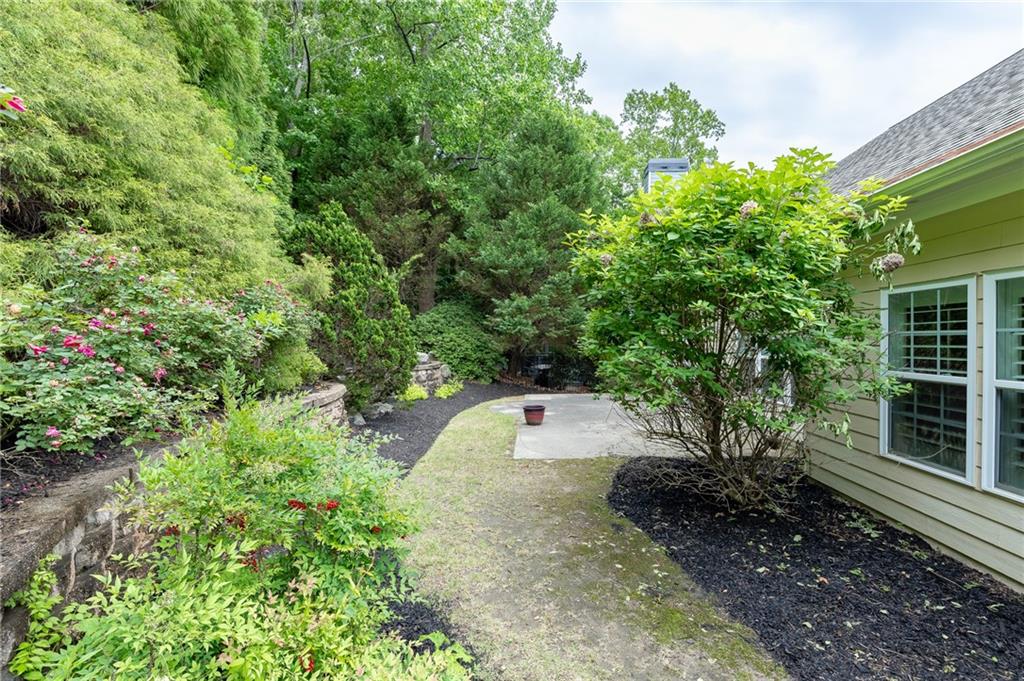 7042 Tree House Way Property Photo 44