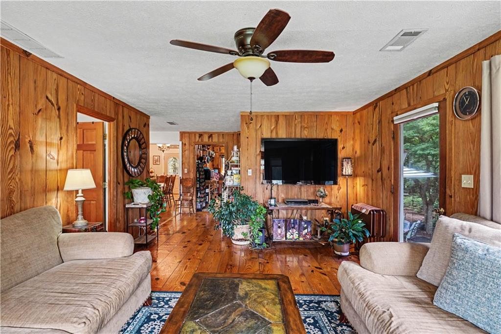 355 Inman Road Property Photo 12