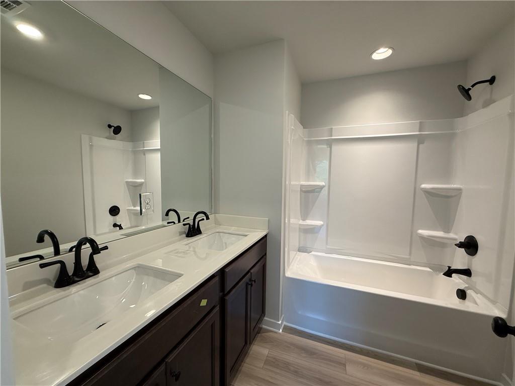 7766669 Property Photo 12