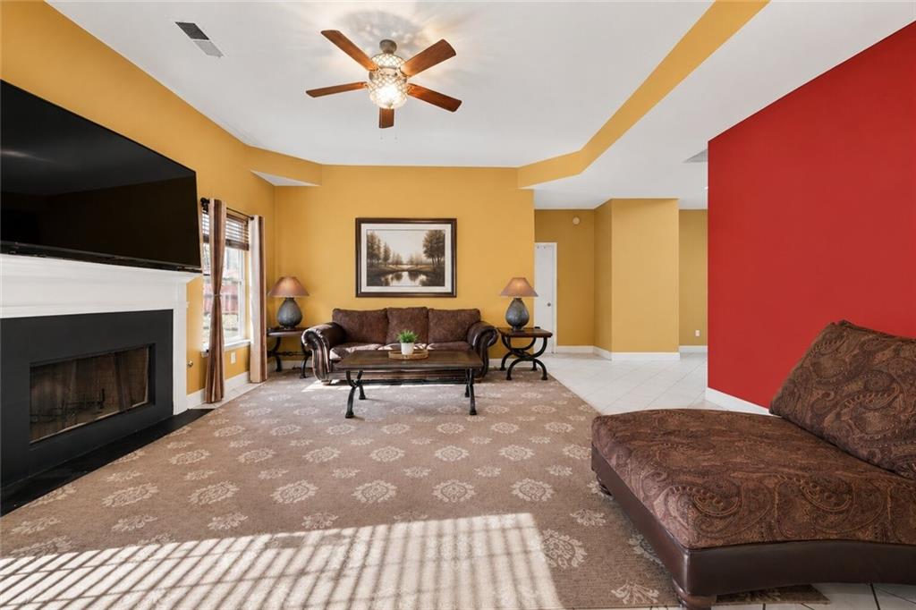 250 Windsor Way Property Photo 3