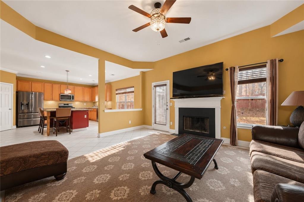 250 Windsor Way Property Photo 4