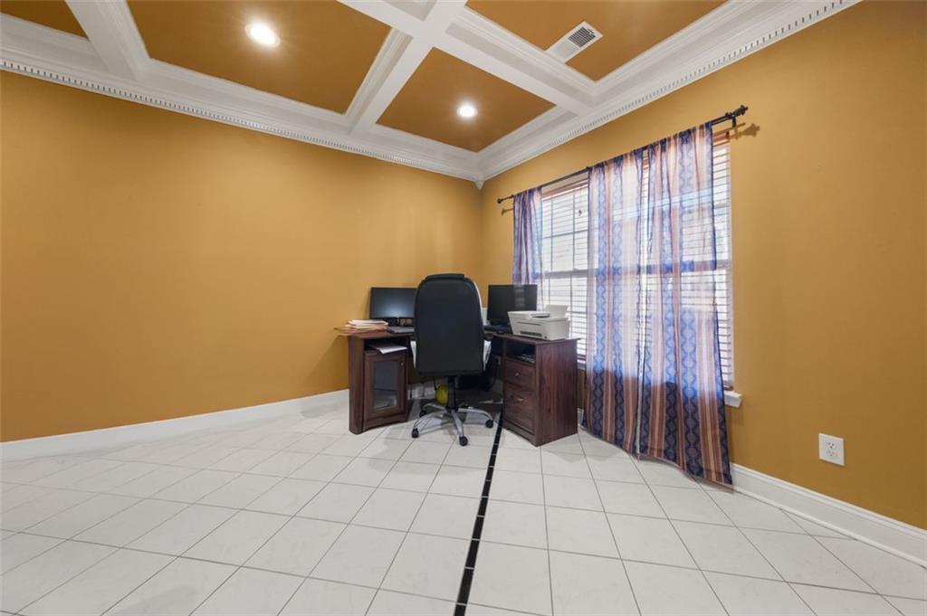 250 Windsor Way Property Photo 8