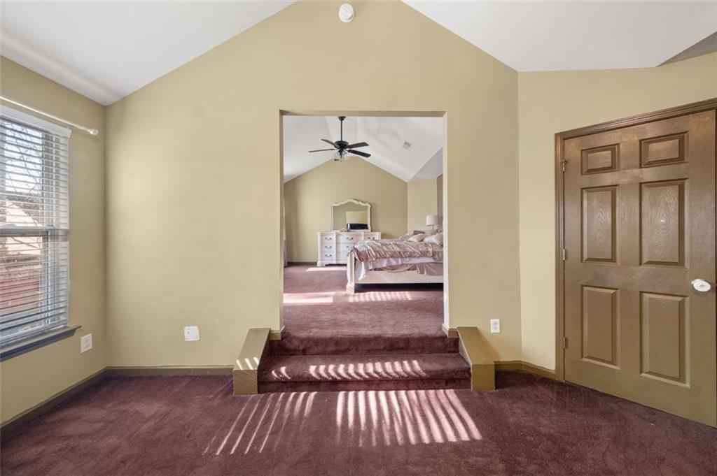 250 Windsor Way Property Photo 20