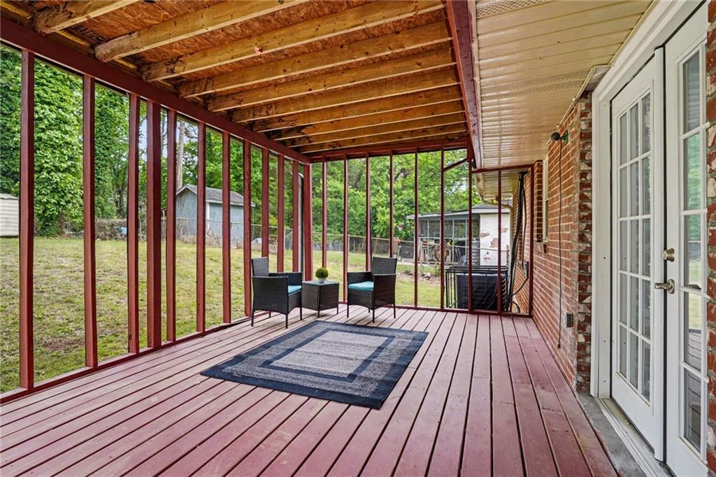 1950 Glendale Drive Property Photo 17