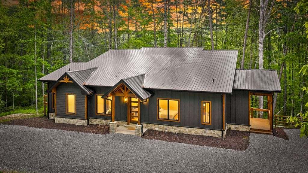 42 Rolling Rapids Property Photo 2