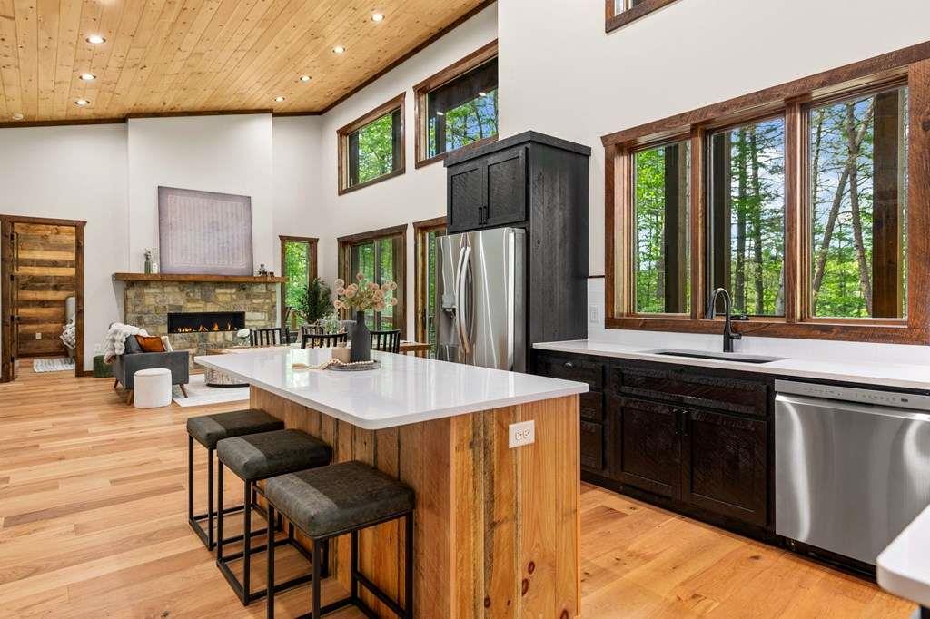 42 Rolling Rapids Property Photo 27