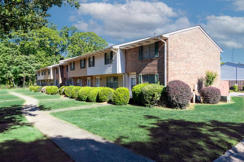 501 Carlton Road Unit 2E Property Photo 1