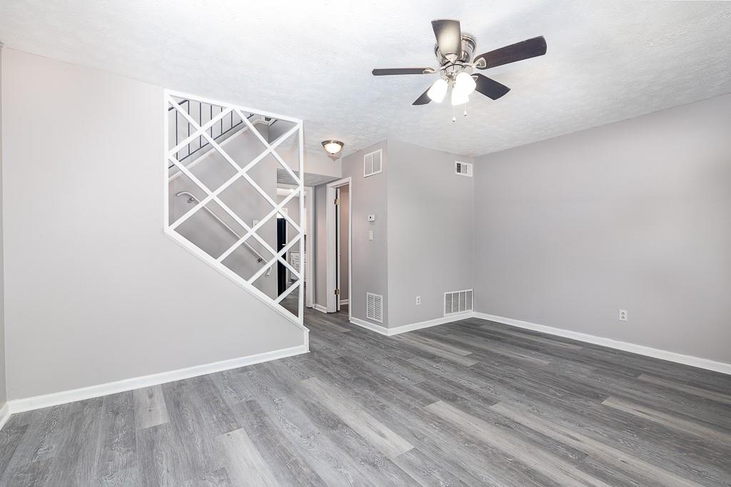 501 Carlton Road Unit 2e Property Photo 4