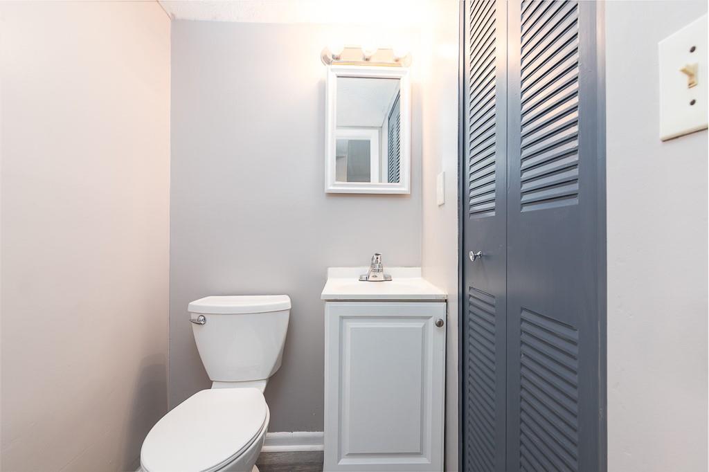 501 Carlton Road Unit 2e Property Photo 8