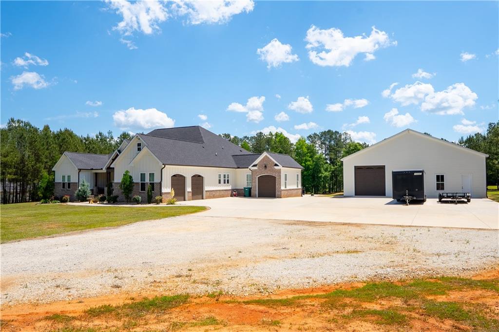 5888 Cobbham Road Property Photo 3