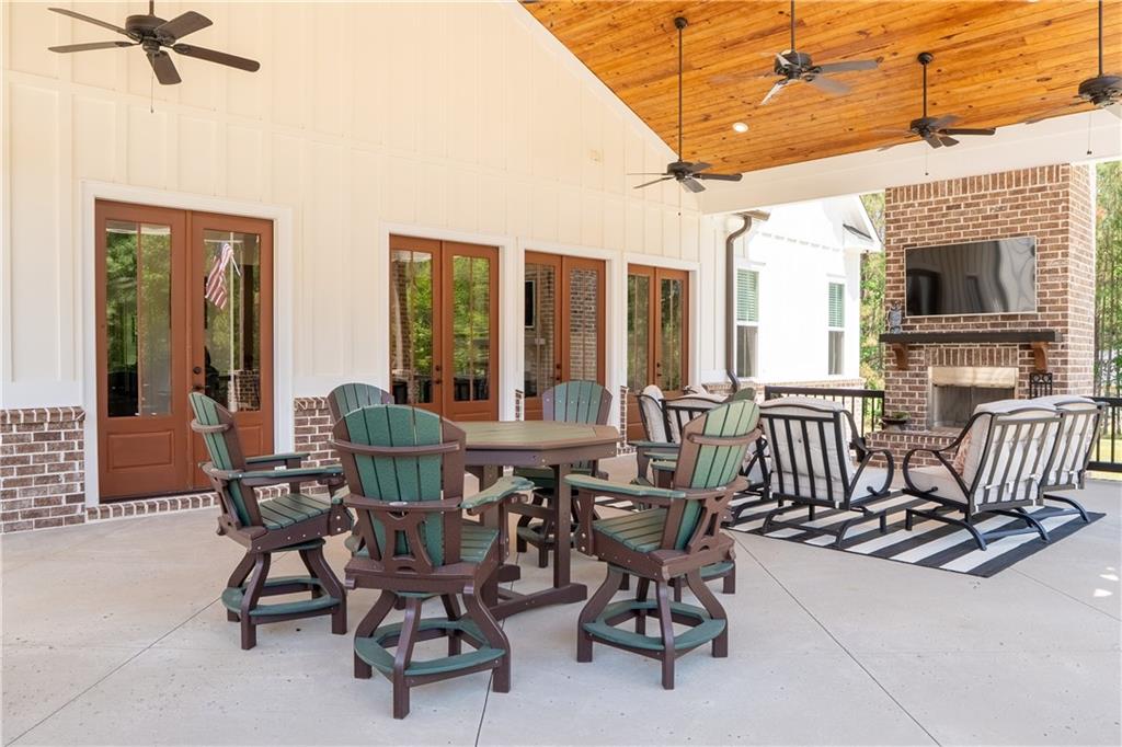 5888 Cobbham Road Property Photo 12
