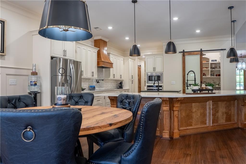 5888 Cobbham Road Property Photo 17