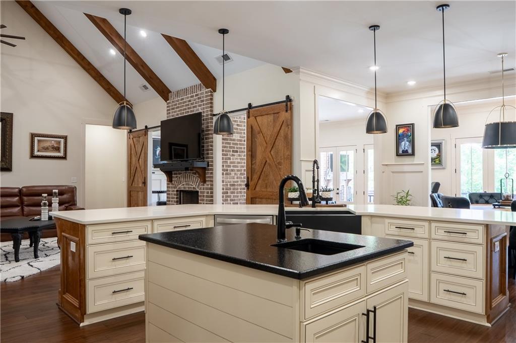 5888 Cobbham Road Property Photo 19